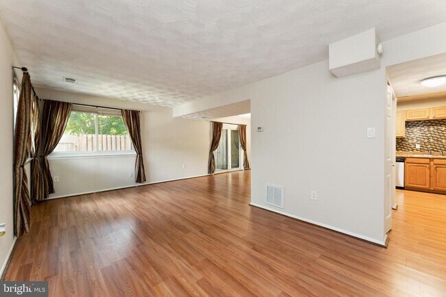 Building Photo - 10657 Spring Oak Ct