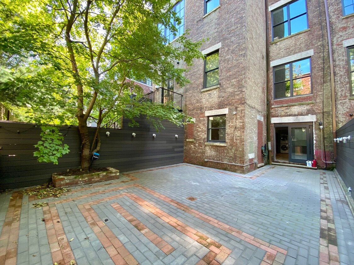 Primary Photo - 131 W 119th St