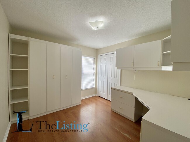 Building Photo - 518 Via Del Oro Dr