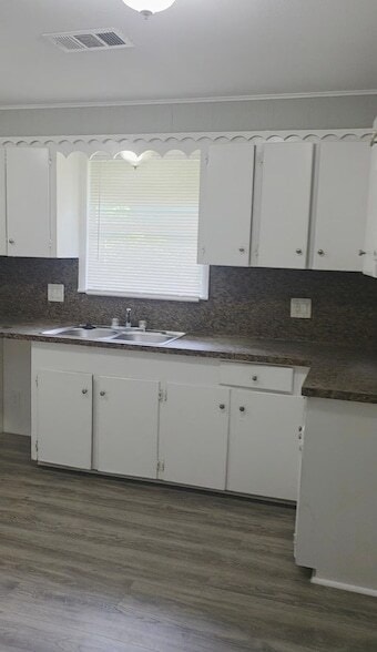 Building Photo - 407 E Homan Ave