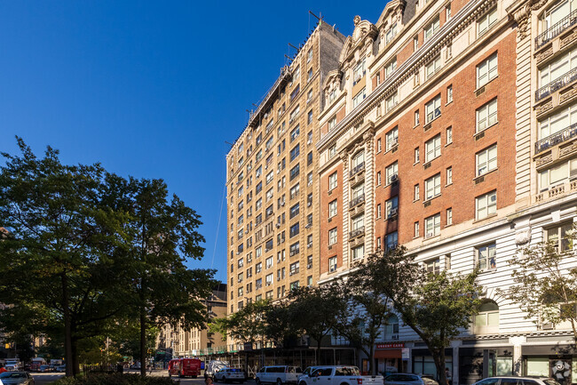 Building Photo - The Broadmoor