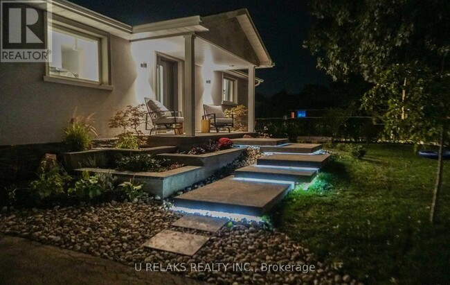 Building Photo - 405 Melores Dr