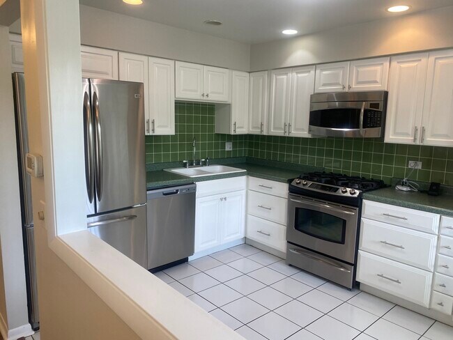 Foto del edificio - 419 E Valley Ln