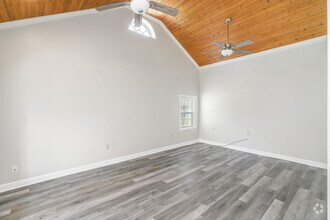 Building Photo - 9907 Donovan Ln