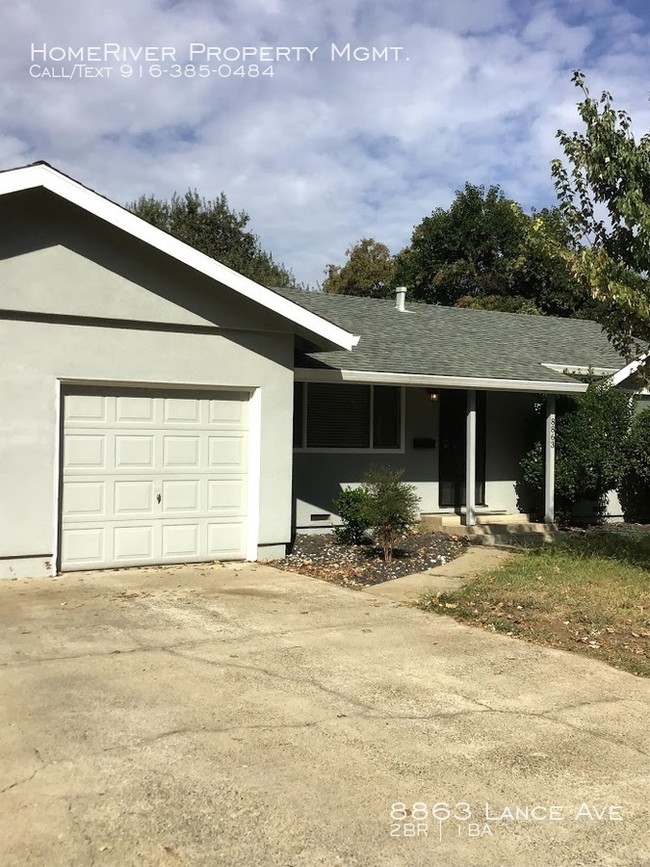 Building Photo - 2 Bedroom 1 Bathroom Duplex in Orangevale