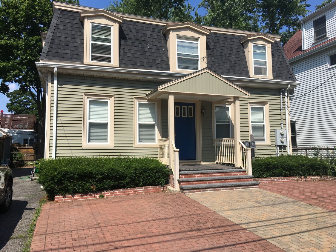 9 Sawin St, Arlington, MA 02474 Apartments in Arlington, MA