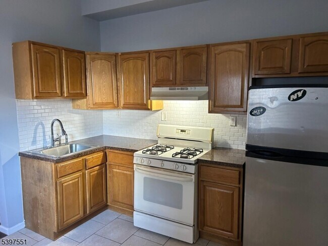 Foto del edificio - 146 Ripley Pl