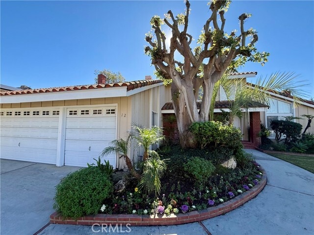 Building Photo - 12 Country Meadow Rd