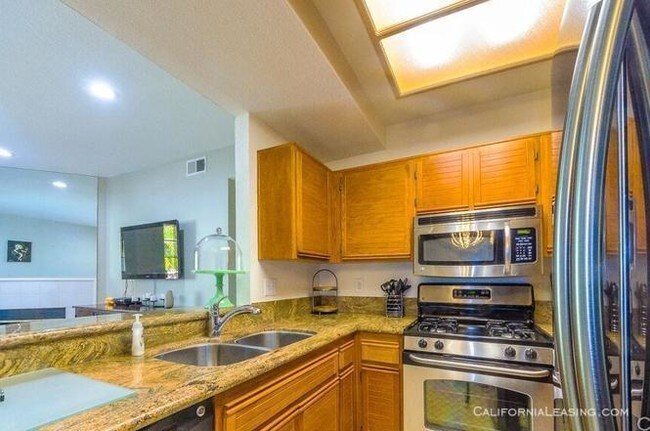 Building Photo - 24117 Del Monte Dr