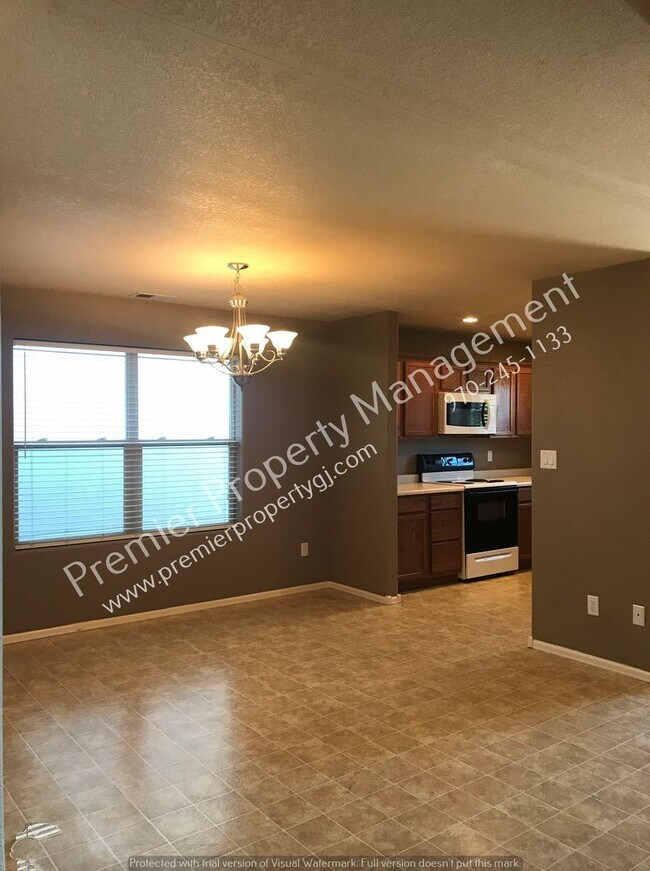 Foto del edificio - 2445 Jack Creek Rd