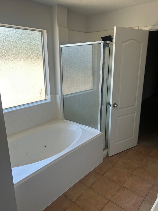 Building Photo - 6722 Oakleaf Trail Ln