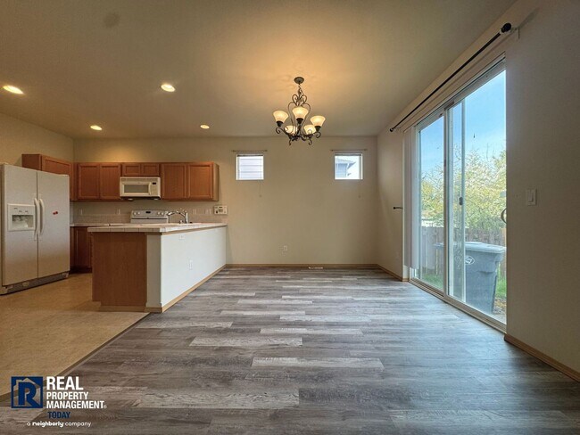 Foto del edificio - 3BR Silver Creek Home w/ Loft, Fireplace & 2-Car Garage!!