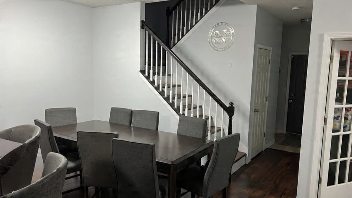 Building Photo - 5220 Holly Ln N