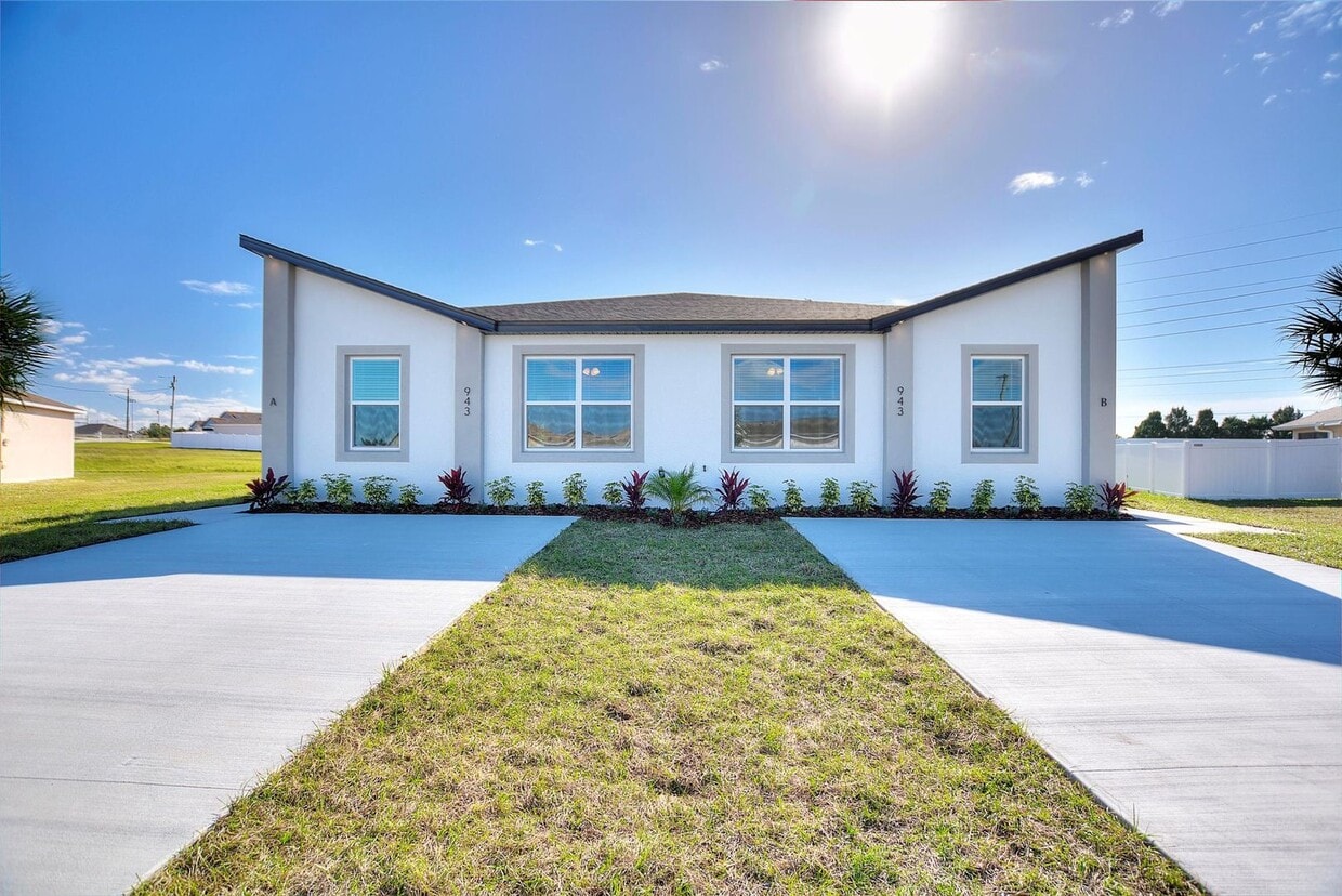 943 Cumberland Dr, Poinciana, FL 34759 House Rental in Poinciana, FL