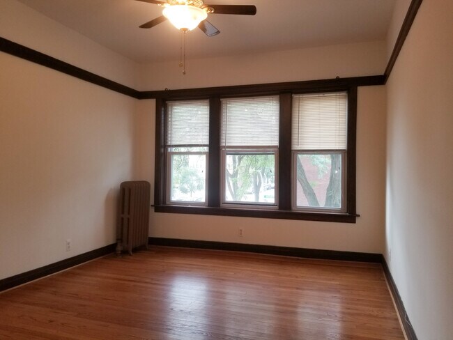 Building Photo - 2950 W Cullom Ave