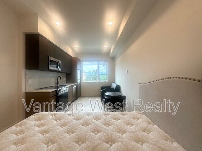 Photo du bâtiment - 720-720 K. L. O. Rd