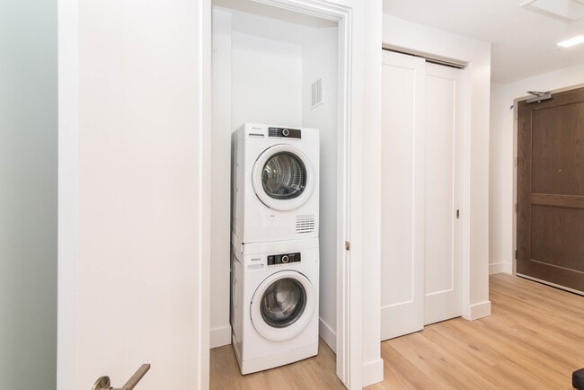 Foto del edificio - The Brady