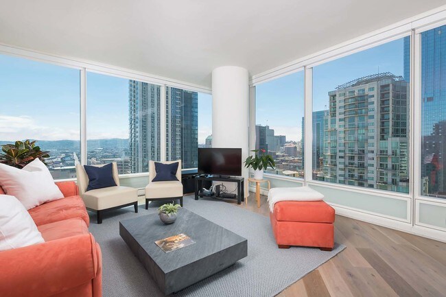 Building Photo - Gorgeous Luxury Condo at the Harrison