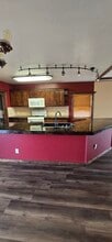 Building Photo - 118 E Cherry St