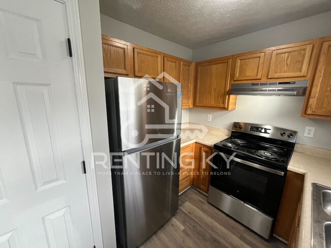 Foto del edificio - Newly Updated 3-Bed, 2.5-Bath Townhome with Garage!