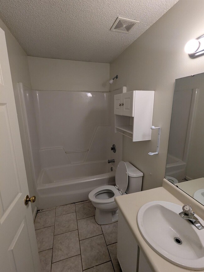 Foto del edificio - 2756 Oak Park Ct