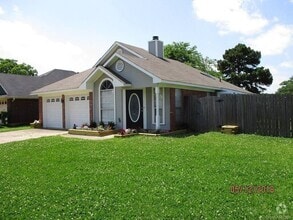Building Photo - 3300 Kingsford Pl