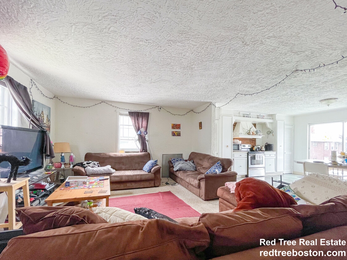 Primary Photo - 75 Magoun Ave