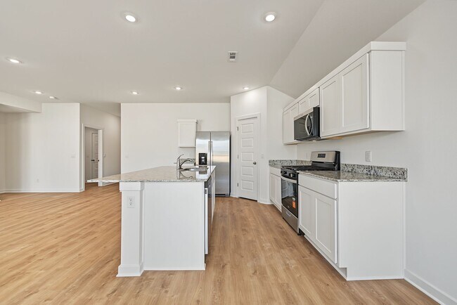 Building Photo - 581 Riggs St