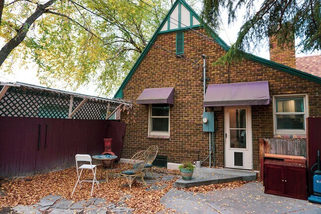 Building Photo - 194 E 4800 S