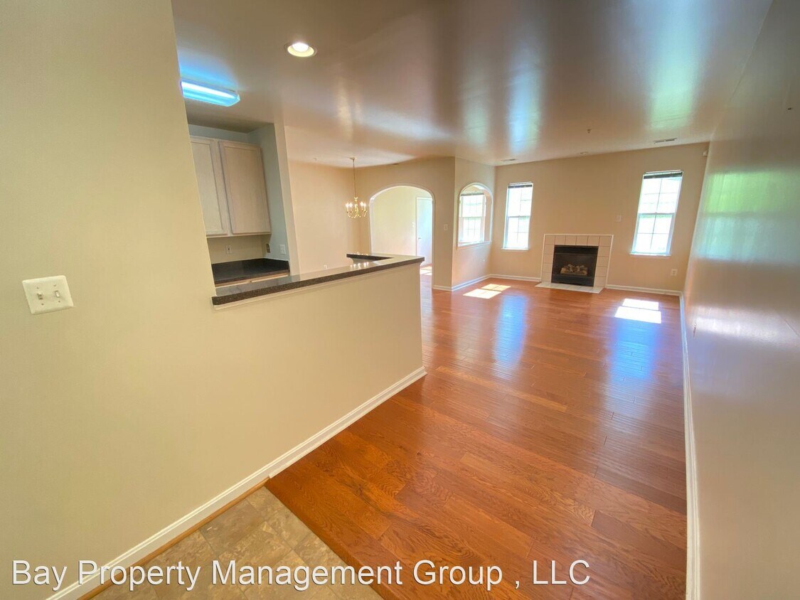 2 br, 2 bath House 5003 Hollington Dr Un... House Rental in Owings