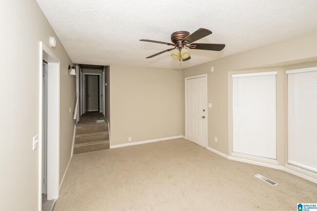 Foto del edificio - 5908 Elizabeth Dr