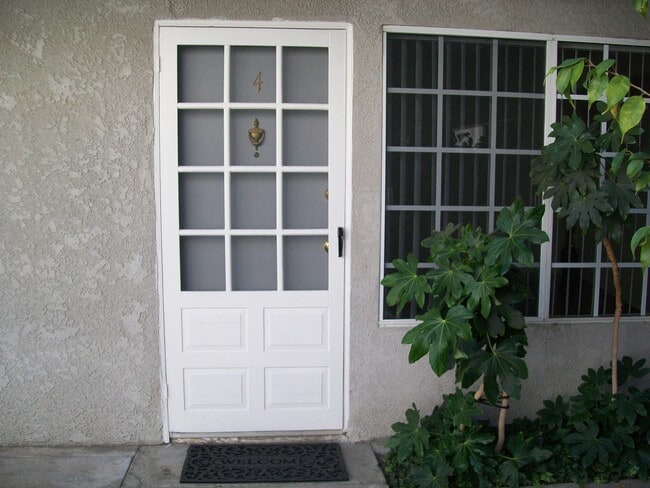 Villa #4 Front Door - 16841 Kingsbury St