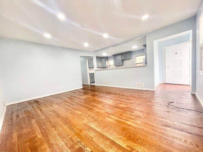 Building Photo - 38 Point View Terrace