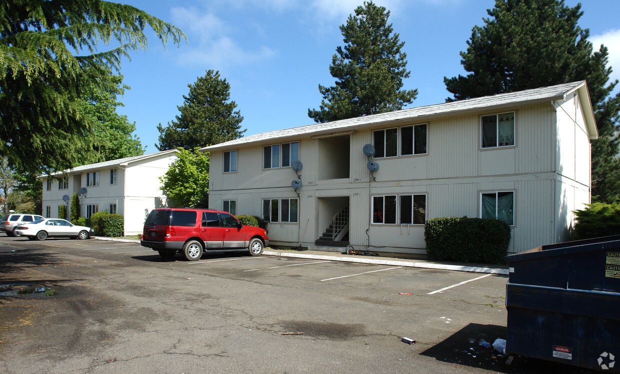 Primary Photo - 2921-2991 J St
