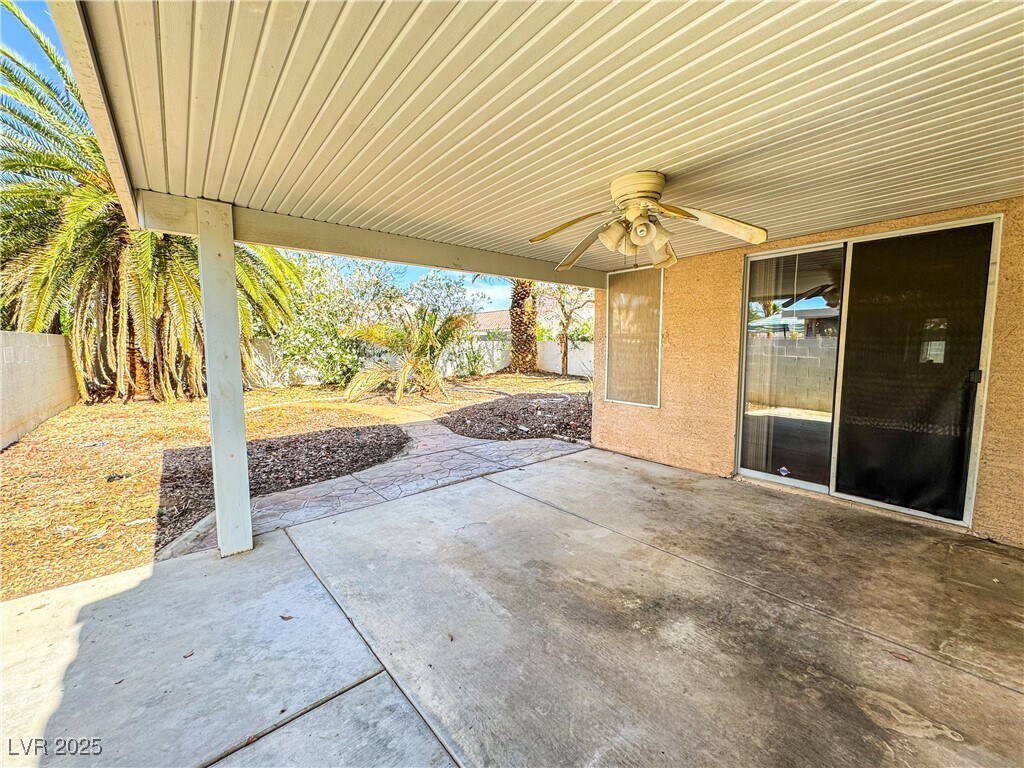 Foto del edificio - 9436 Lake Creek St