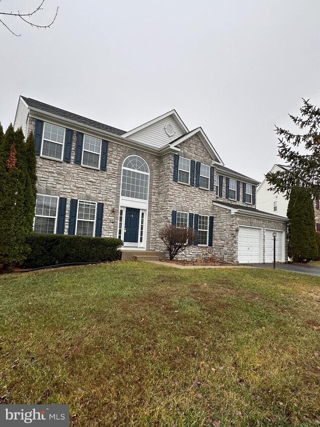 Primary Photo - 16162 Eagle Beak Cir