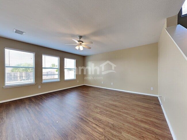 Foto del edificio - 1227 Wenatchee Dr