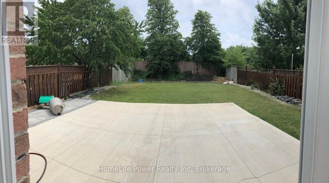 Building Photo - 14 Sparrow Ct