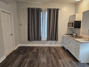 Building Photo - 1511 N Dupre St