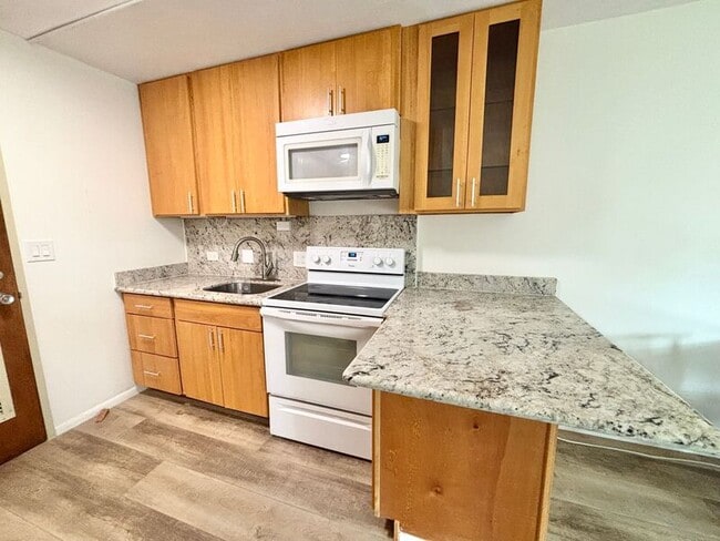 Building Photo - 1511 Nuuanu Ave