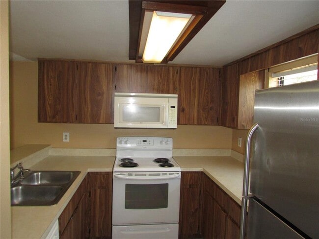 Building Photo - 10049 Lake Oak Cir
