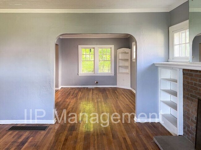 Foto del edificio - Spacious 3BR 1BA Home in Garfield! SECTION...