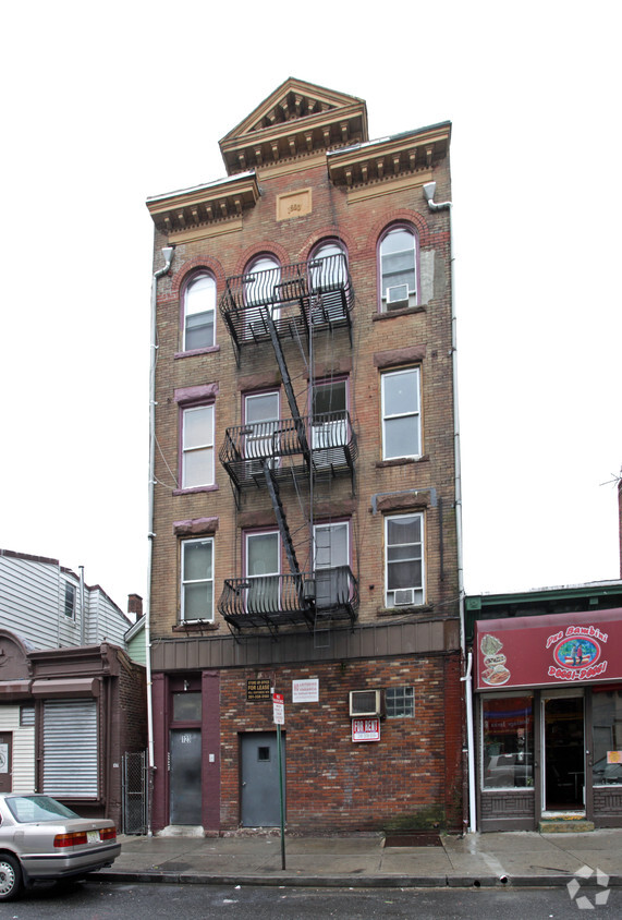 Foto del edificio - 123 Passaic St