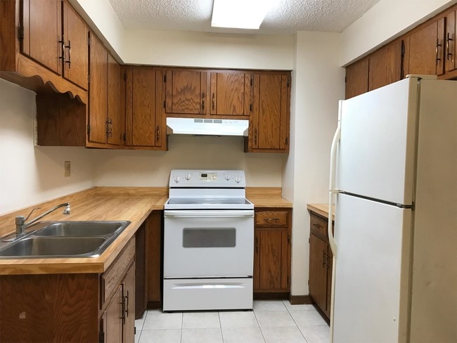 Building Photo - 536 Parkview Lane; Lockport, IL  60441 - 3