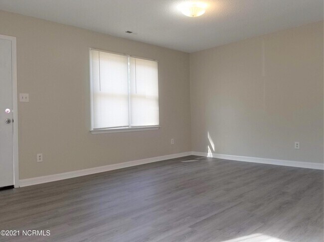 Foto del edificio - 11 Portwest Townhouses Dr