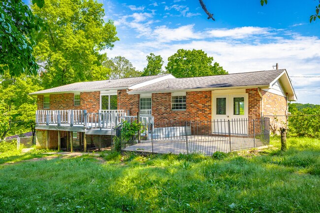 Foto del edificio - 12 Sandra Dr