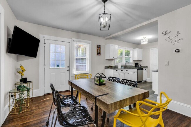 Foto del edificio - 820 Parkwood Ave