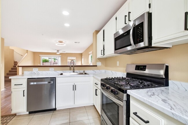 Building Photo - 1089 Paradise Coach Dr