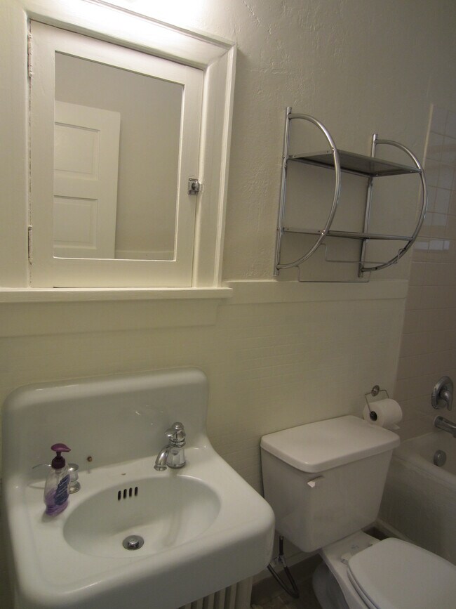 Bathroom - 2020 W Pacific Ave