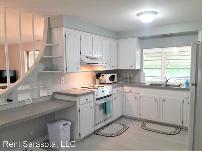 Building Photo - 3217 S Lockwood Ridge Rd